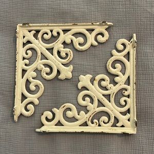 Set 2 iron shelf brackets